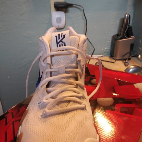 Kyrie 4 - Picture 7 of 8